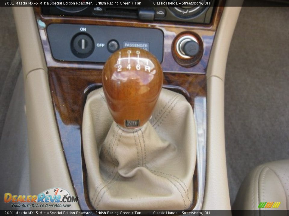 2001 Mazda MX-5 Miata Special Edition Roadster Shifter Photo #23