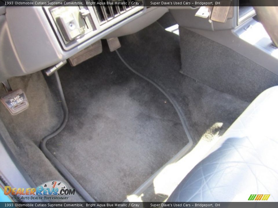 1993 Oldsmobile Cutlass Supreme Convertible Bright Aqua Blue Metallic / Gray Photo #18