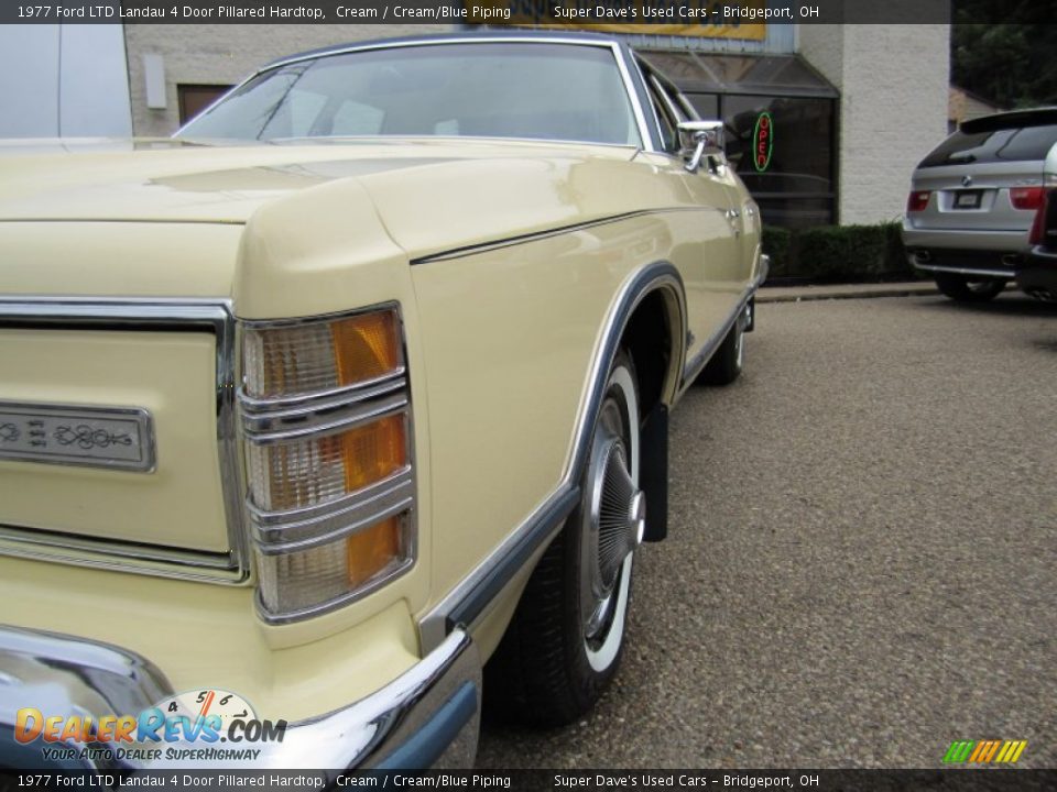 1977 Ford LTD Landau 4 Door Pillared Hardtop Cream / Cream/Blue Piping Photo #11