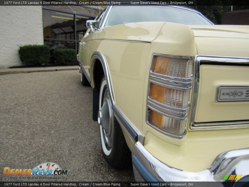 1977 Ford LTD Landau 4 Door Pillared Hardtop Cream / Cream/Blue Piping Photo #14
