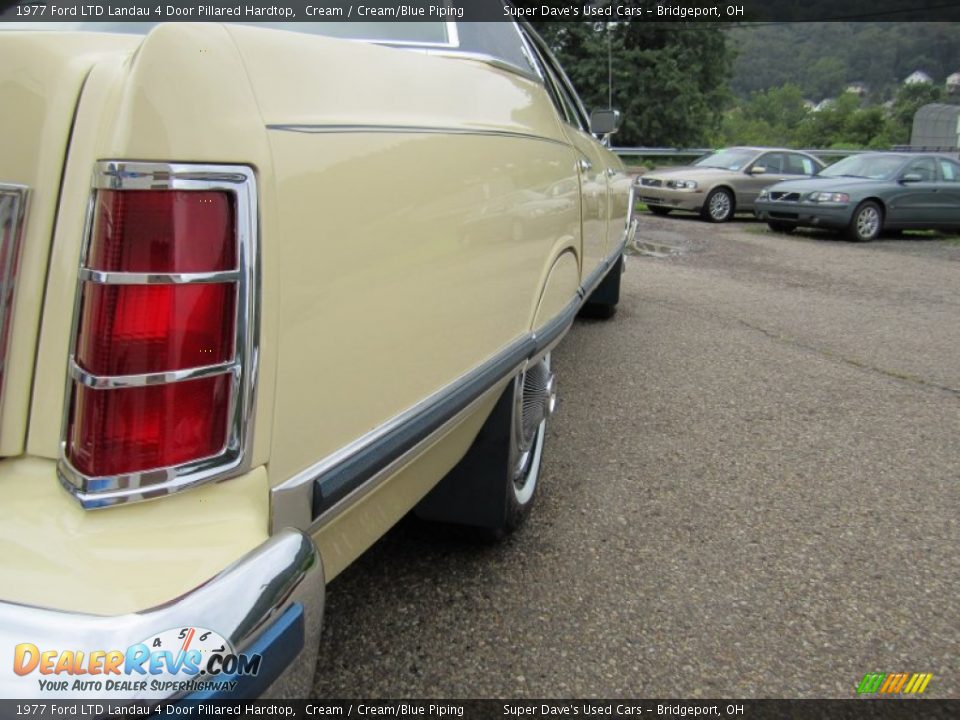 1977 Ford LTD Landau 4 Door Pillared Hardtop Cream / Cream/Blue Piping Photo #15