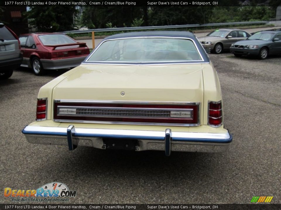 1977 Ford LTD Landau 4 Door Pillared Hardtop Cream / Cream/Blue Piping Photo #32
