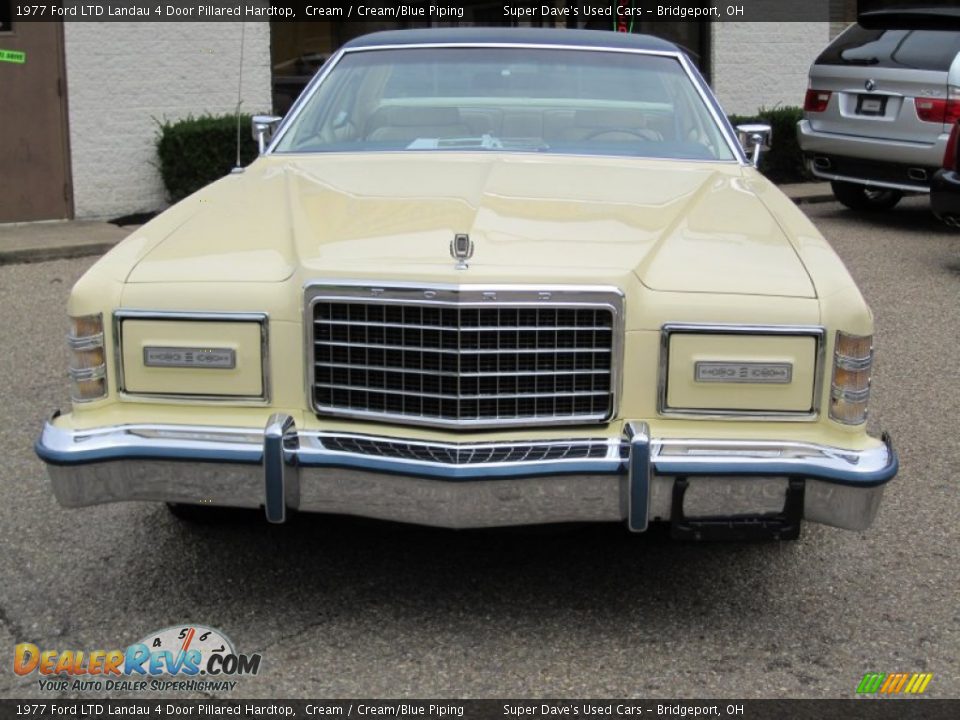 1977 Ford LTD Landau 4 Door Pillared Hardtop Cream / Cream/Blue Piping Photo #36