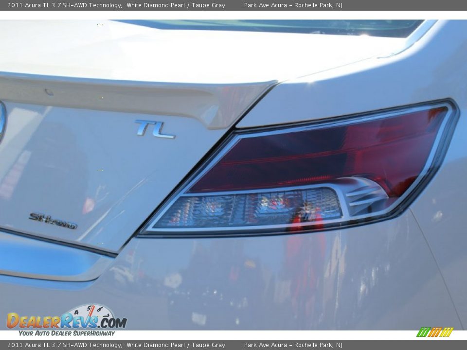 2011 Acura TL 3.7 SH-AWD Technology White Diamond Pearl / Taupe Gray Photo #22