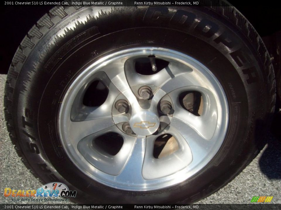 2001 Chevrolet S10 LS Extended Cab Wheel Photo #9