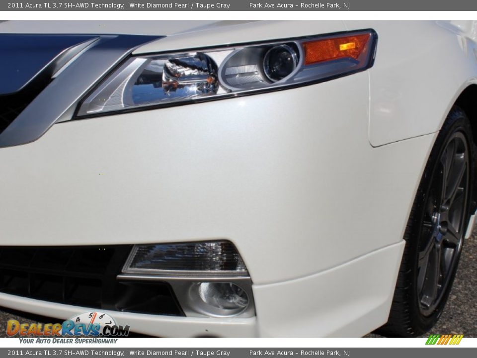 2011 Acura TL 3.7 SH-AWD Technology White Diamond Pearl / Taupe Gray Photo #30