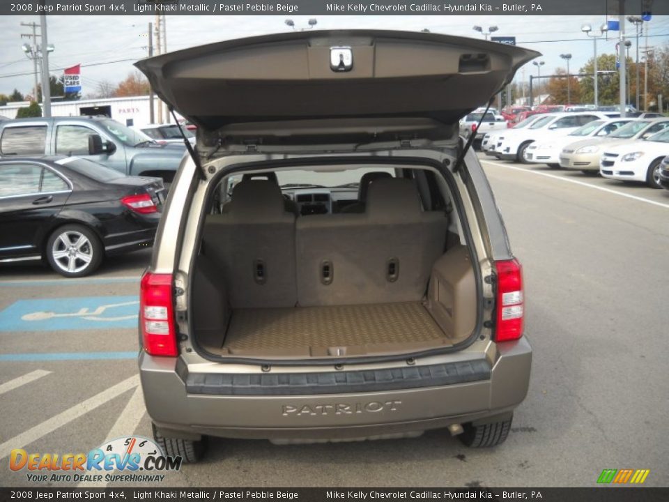 2008 Jeep Patriot Sport 4x4 Light Khaki Metallic / Pastel Pebble Beige Photo #4