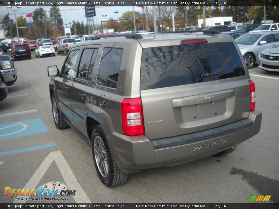 2008 Jeep Patriot Sport 4x4 Light Khaki Metallic / Pastel Pebble Beige Photo #5