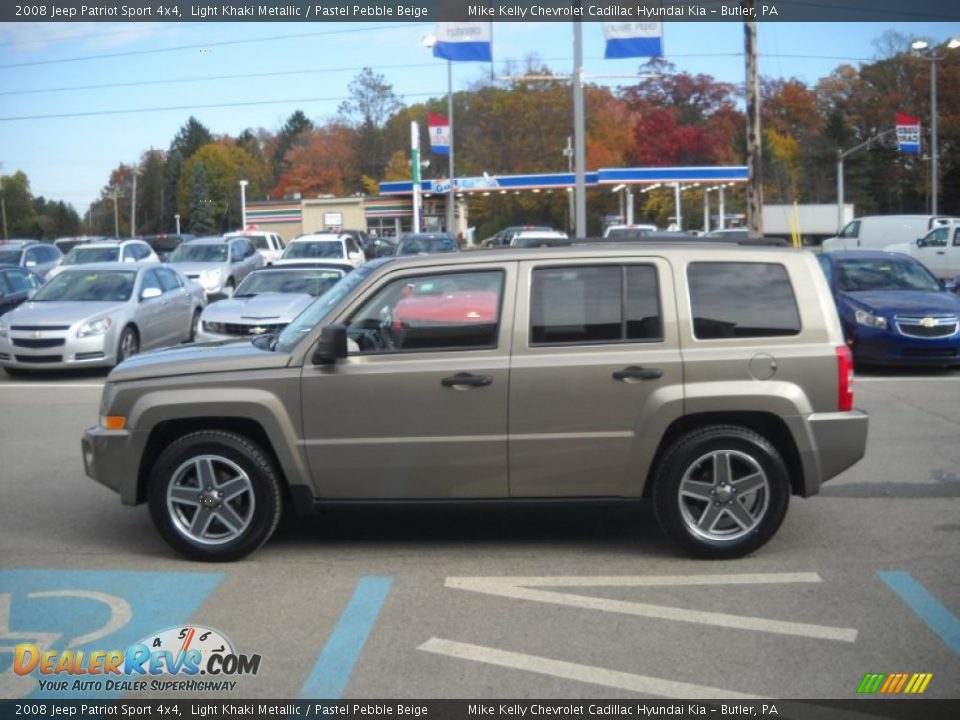 2008 Jeep Patriot Sport 4x4 Light Khaki Metallic / Pastel Pebble Beige Photo #6