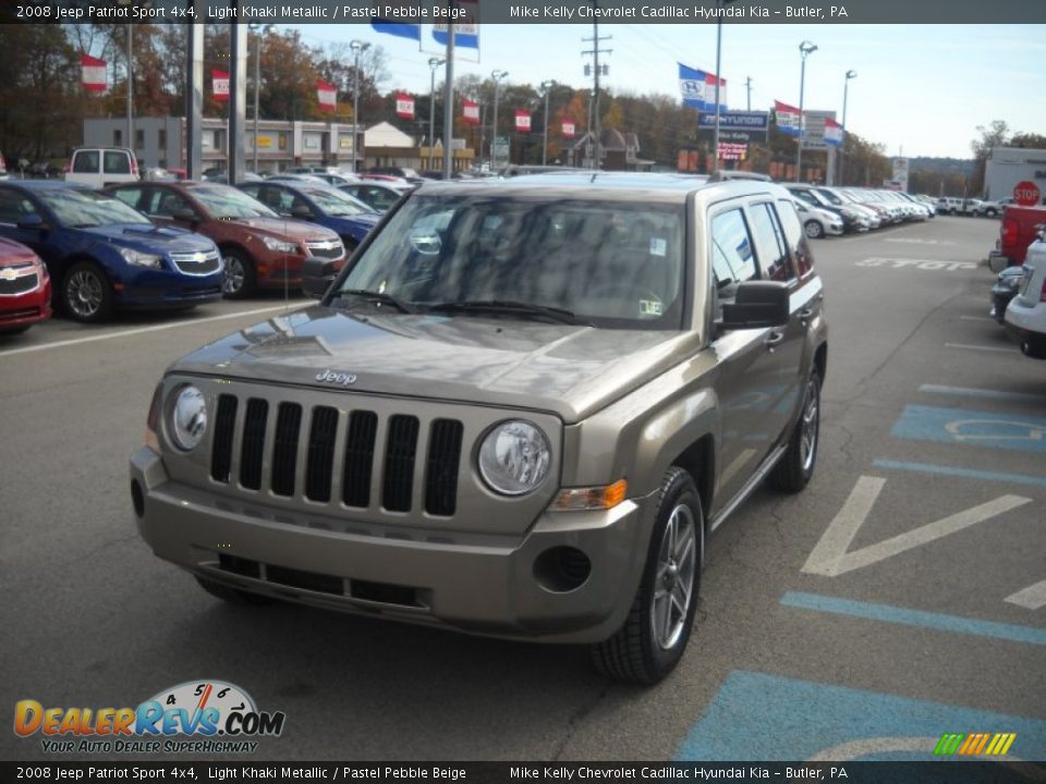 2008 Jeep Patriot Sport 4x4 Light Khaki Metallic / Pastel Pebble Beige Photo #7
