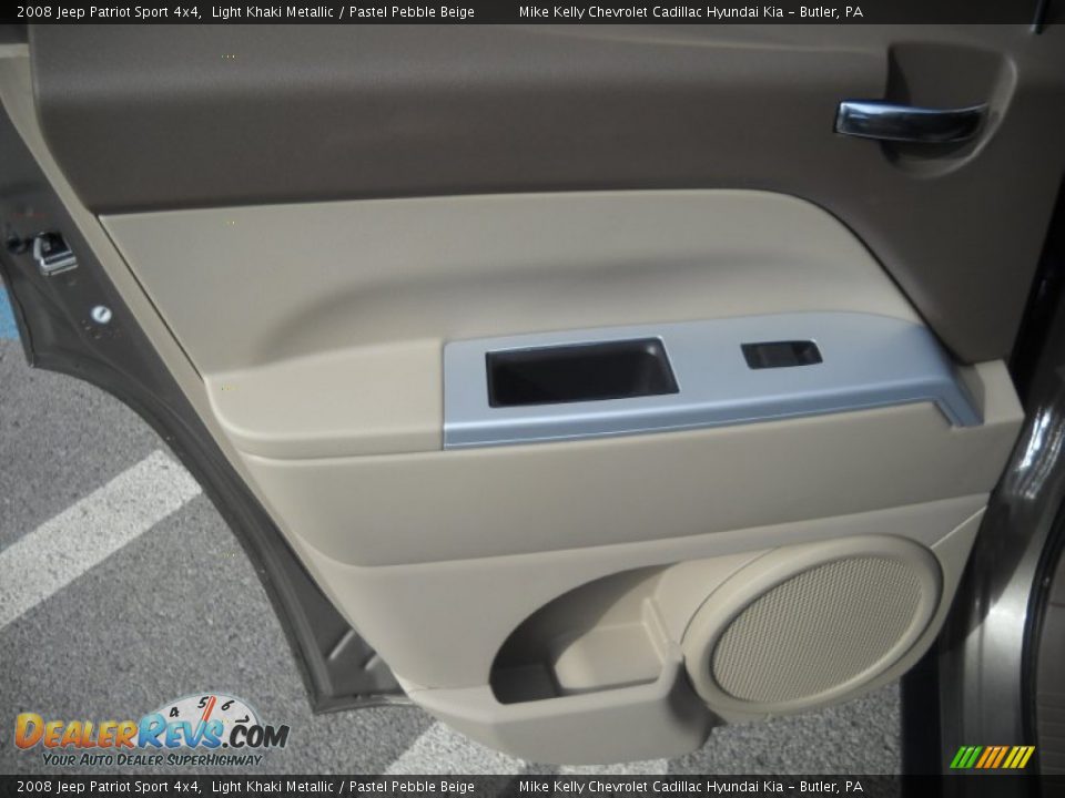 2008 Jeep Patriot Sport 4x4 Light Khaki Metallic / Pastel Pebble Beige Photo #12
