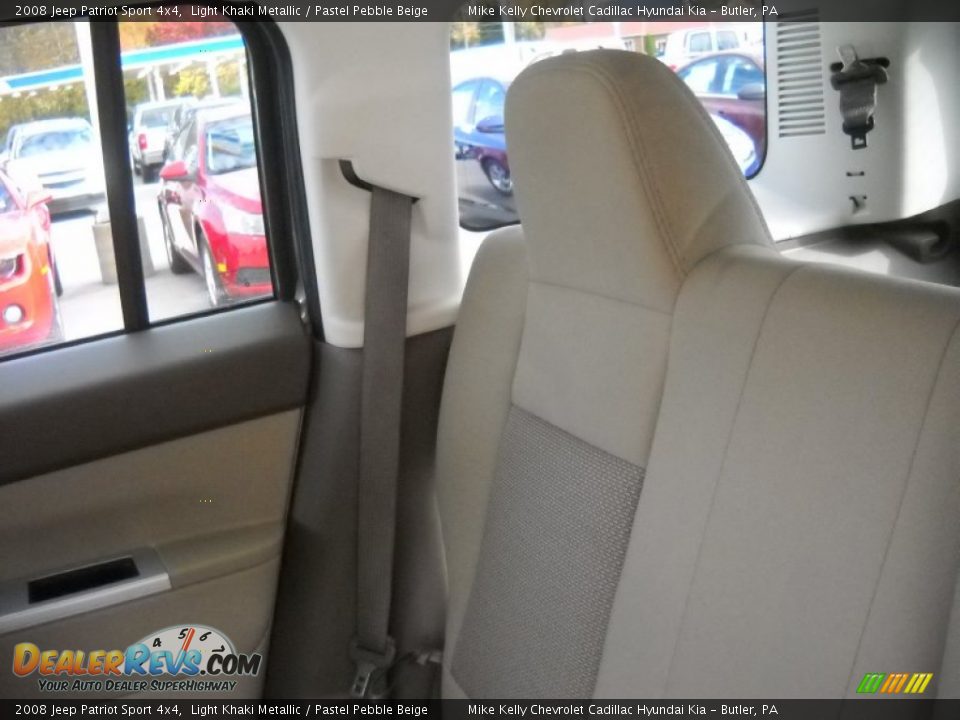 2008 Jeep Patriot Sport 4x4 Light Khaki Metallic / Pastel Pebble Beige Photo #13