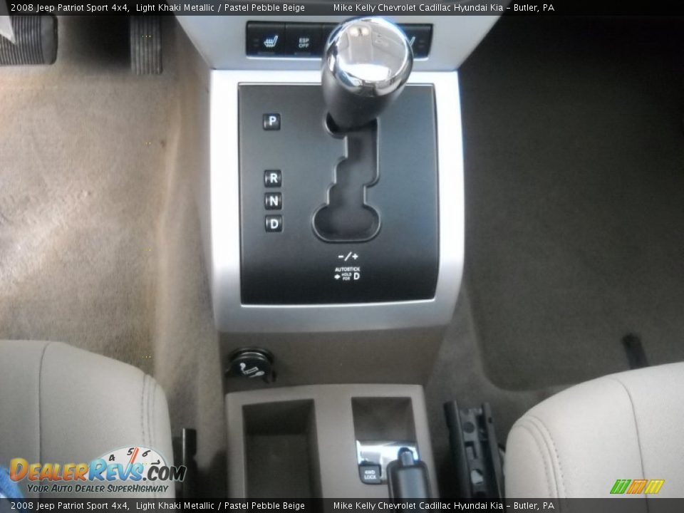 2008 Jeep Patriot Sport 4x4 Light Khaki Metallic / Pastel Pebble Beige Photo #18