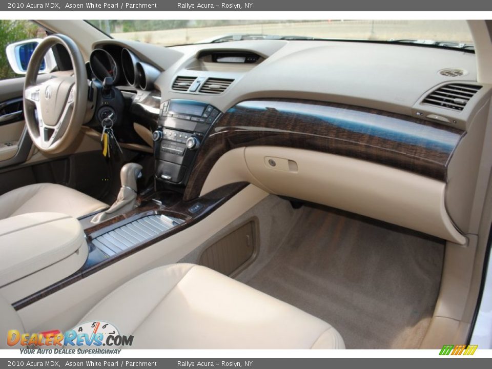 Dashboard of 2010 Acura MDX  Photo #9