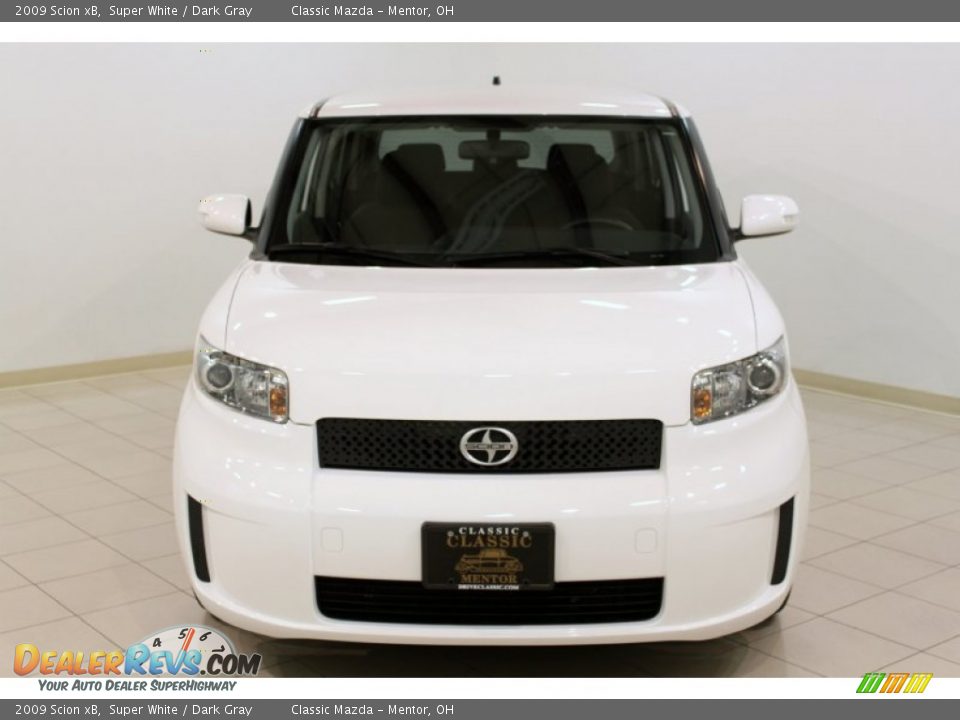 2009 Scion xB Super White / Dark Gray Photo #2