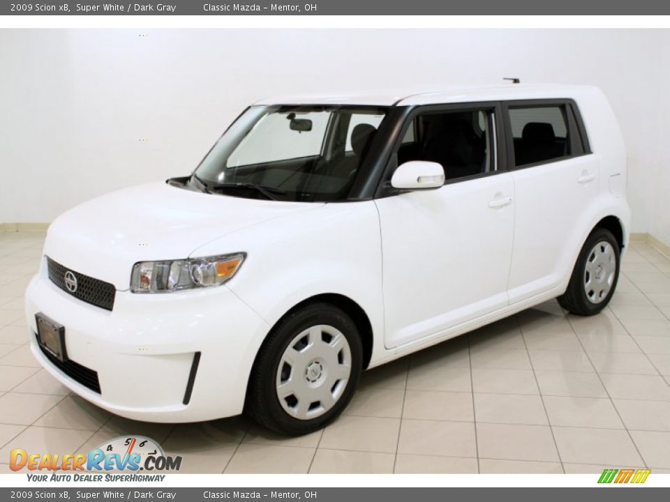 2009 Scion xB Super White / Dark Gray Photo #3