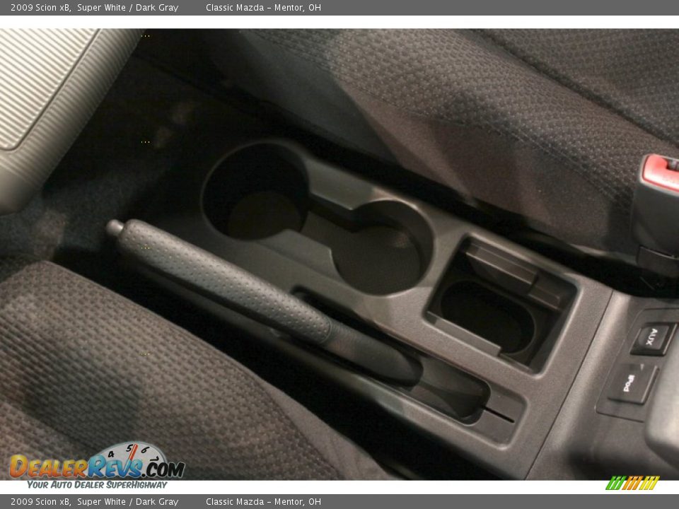 2009 Scion xB Super White / Dark Gray Photo #13
