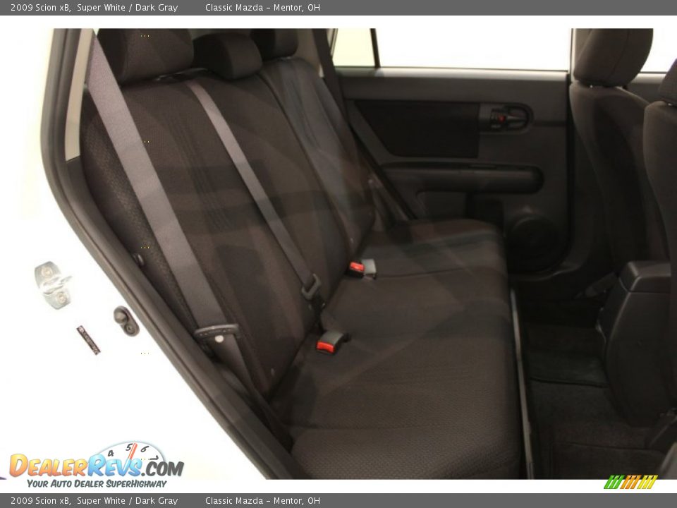 2009 Scion xB Super White / Dark Gray Photo #15