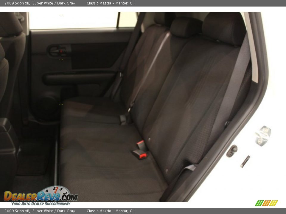 2009 Scion xB Super White / Dark Gray Photo #16