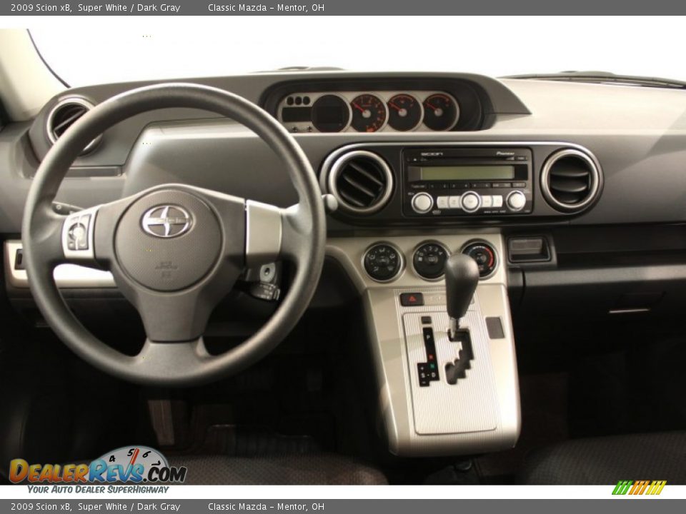 2009 Scion xB Super White / Dark Gray Photo #17