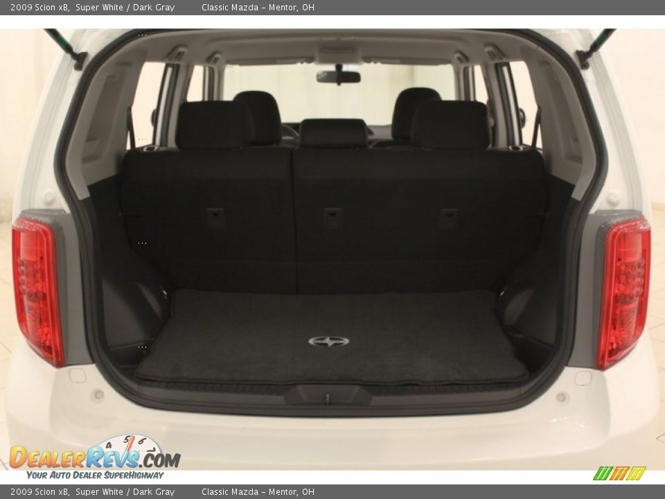 2009 Scion xB Super White / Dark Gray Photo #18