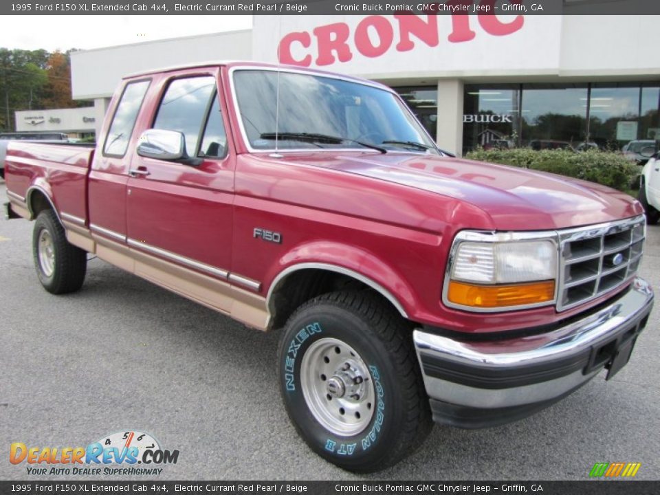 1995 Ford F150 XL Extended Cab 4x4 Electric Currant Red Pearl / Beige Photo #1