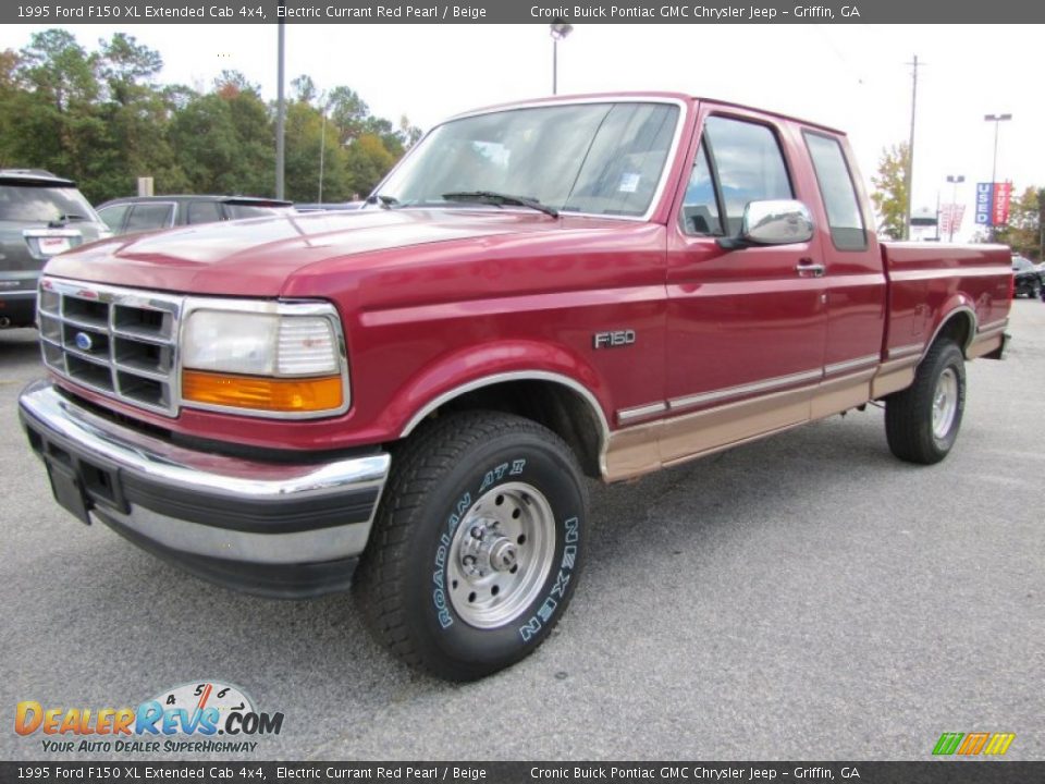 Front 3/4 View of 1995 Ford F150 XL Extended Cab 4x4 Photo #3