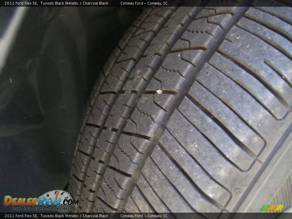 2011 Ford Flex SE Tuxedo Black Metallic / Charcoal Black Photo #10