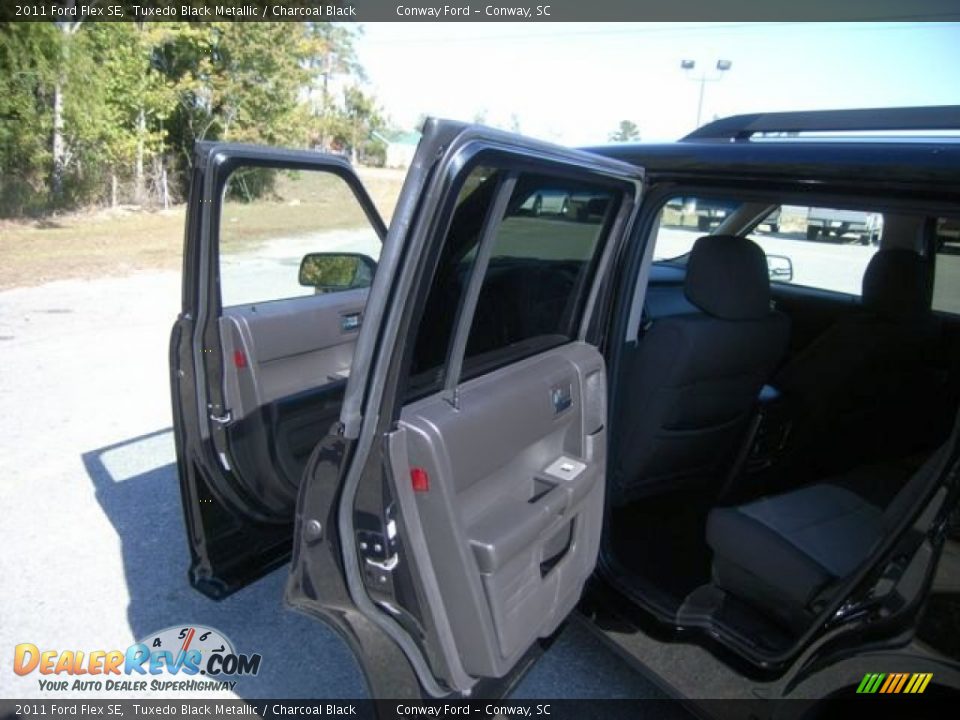 2011 Ford Flex SE Tuxedo Black Metallic / Charcoal Black Photo #11