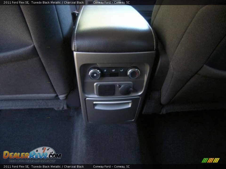 2011 Ford Flex SE Tuxedo Black Metallic / Charcoal Black Photo #16