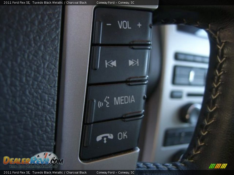2011 Ford Flex SE Tuxedo Black Metallic / Charcoal Black Photo #22