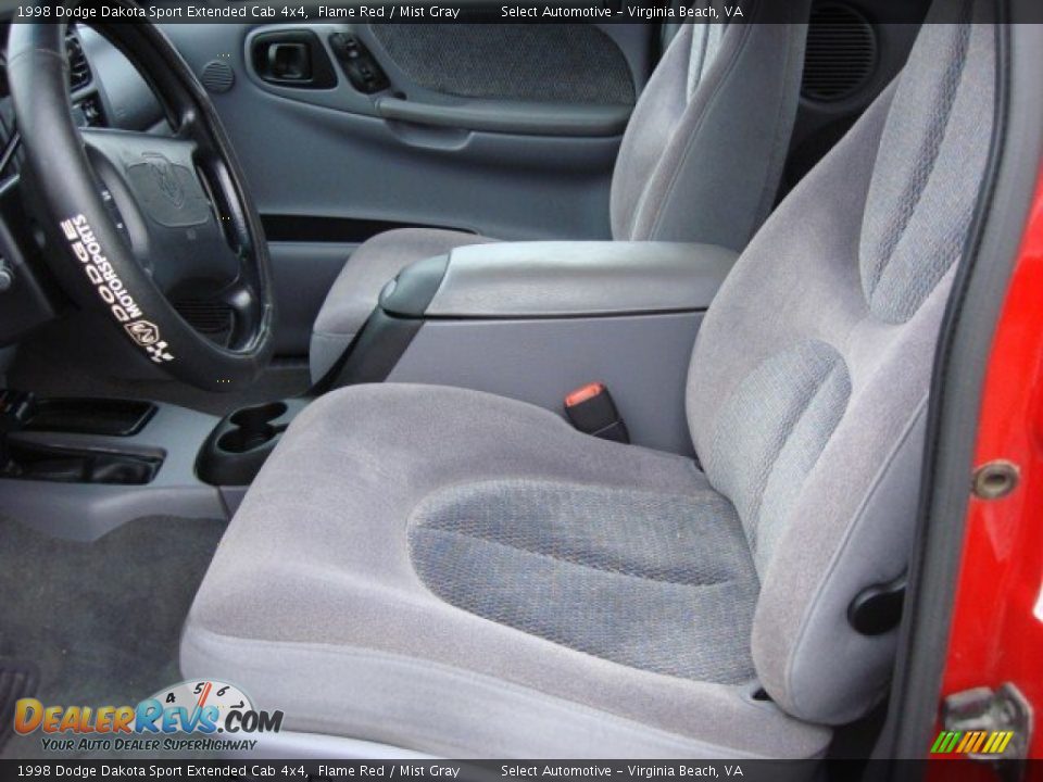 1998 Dodge Dakota Sport Extended Cab 4x4 Flame Red / Mist Gray Photo #9