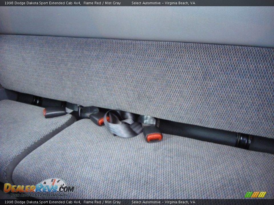 1998 Dodge Dakota Sport Extended Cab 4x4 Flame Red / Mist Gray Photo #10