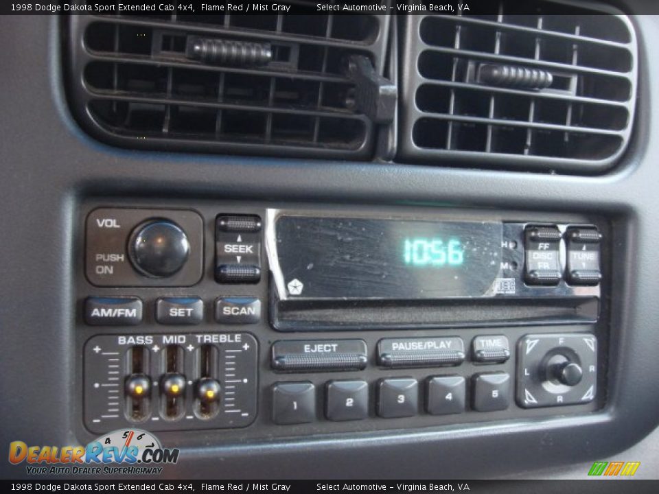 Audio System of 1998 Dodge Dakota Sport Extended Cab 4x4 Photo #14