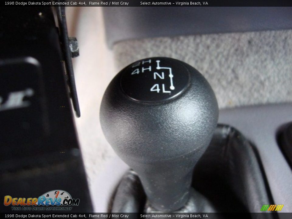1998 Dodge Dakota Sport Extended Cab 4x4 Flame Red / Mist Gray Photo #15
