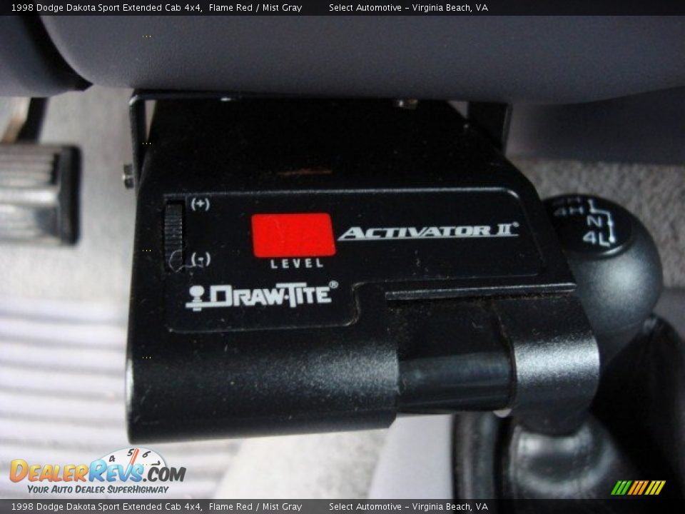 1998 Dodge Dakota Sport Extended Cab 4x4 Flame Red / Mist Gray Photo #16