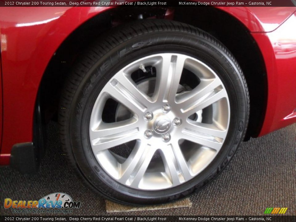 2012 Chrysler 200 Touring Sedan Wheel Photo #24