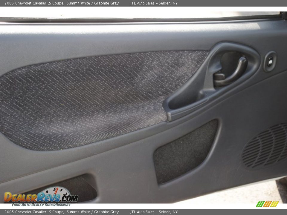 2005 Chevrolet Cavalier LS Coupe Summit White / Graphite Gray Photo #10