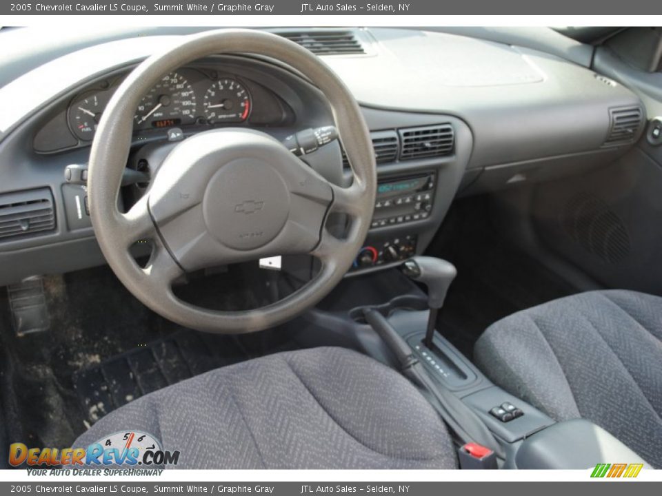 Dashboard of 2005 Chevrolet Cavalier LS Coupe Photo #12