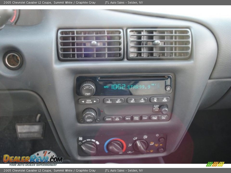 2005 Chevrolet Cavalier LS Coupe Summit White / Graphite Gray Photo #13