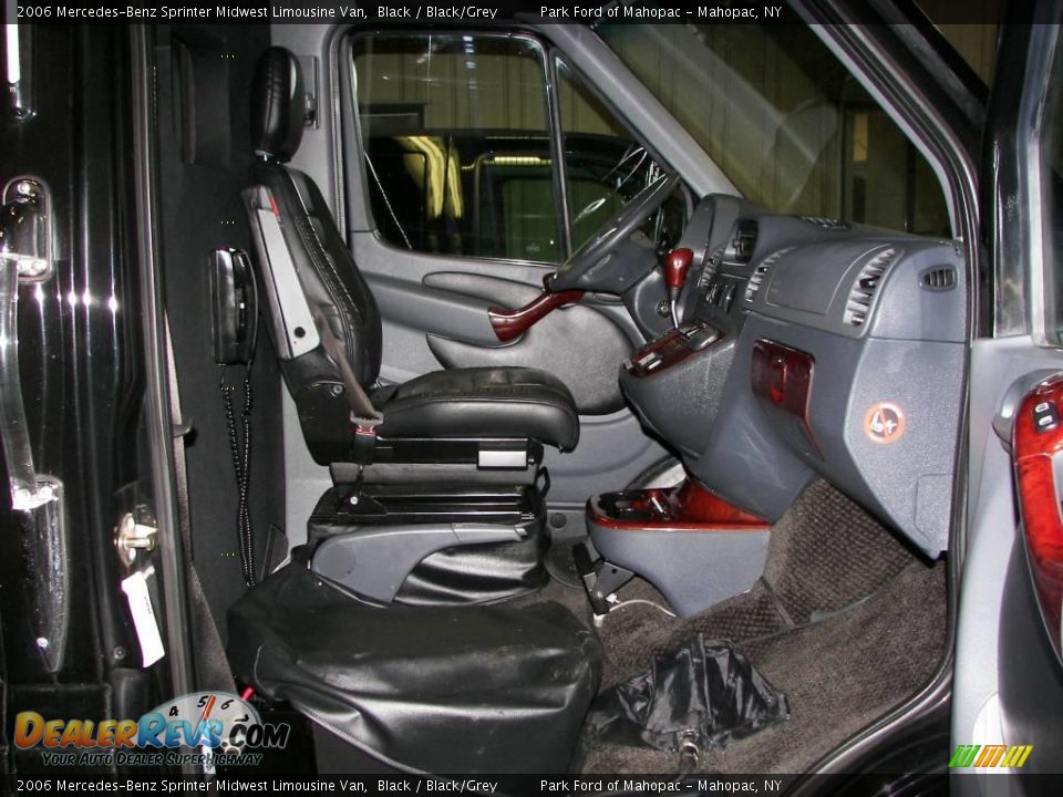 2006 Mercedes-Benz Sprinter Midwest Limousine Van Black / Black/Grey Photo #33