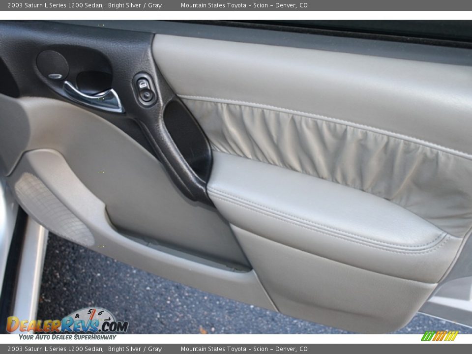 2003 Saturn L Series L200 Sedan Bright Silver / Gray Photo #10