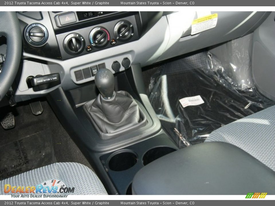 2012 Toyota Tacoma Access Cab 4x4 Super White / Graphite Photo #13