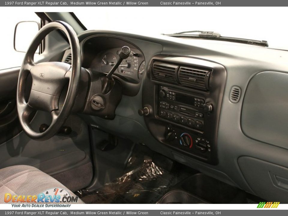 1997 Ford Ranger XLT Regular Cab Medium Willow Green Metallic / Willow Green Photo #13