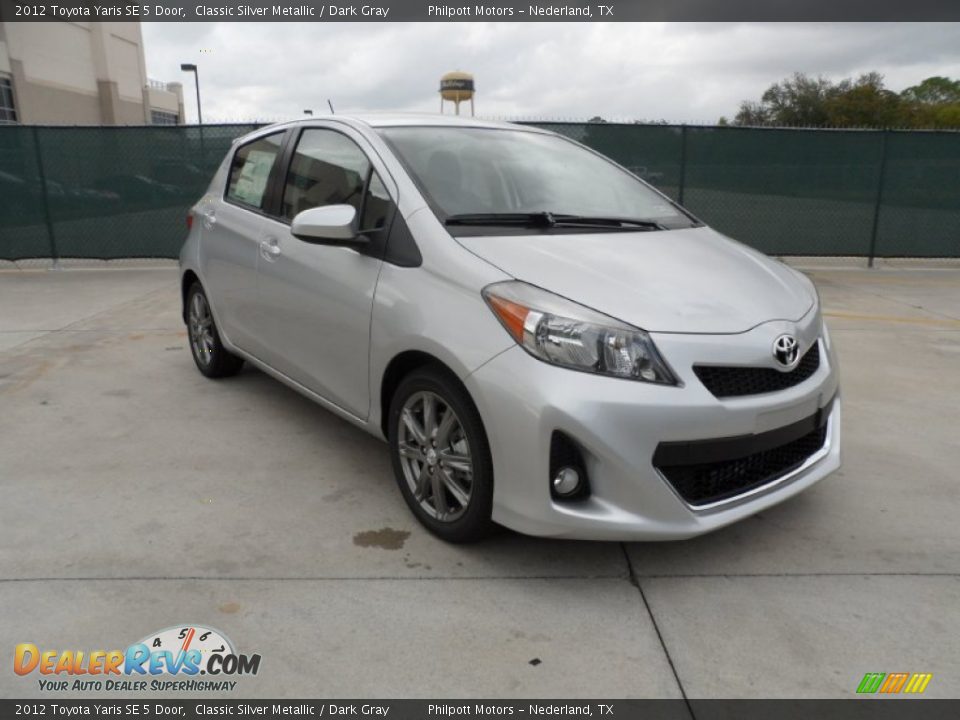 Front 3/4 View of 2012 Toyota Yaris SE 5 Door Photo #1