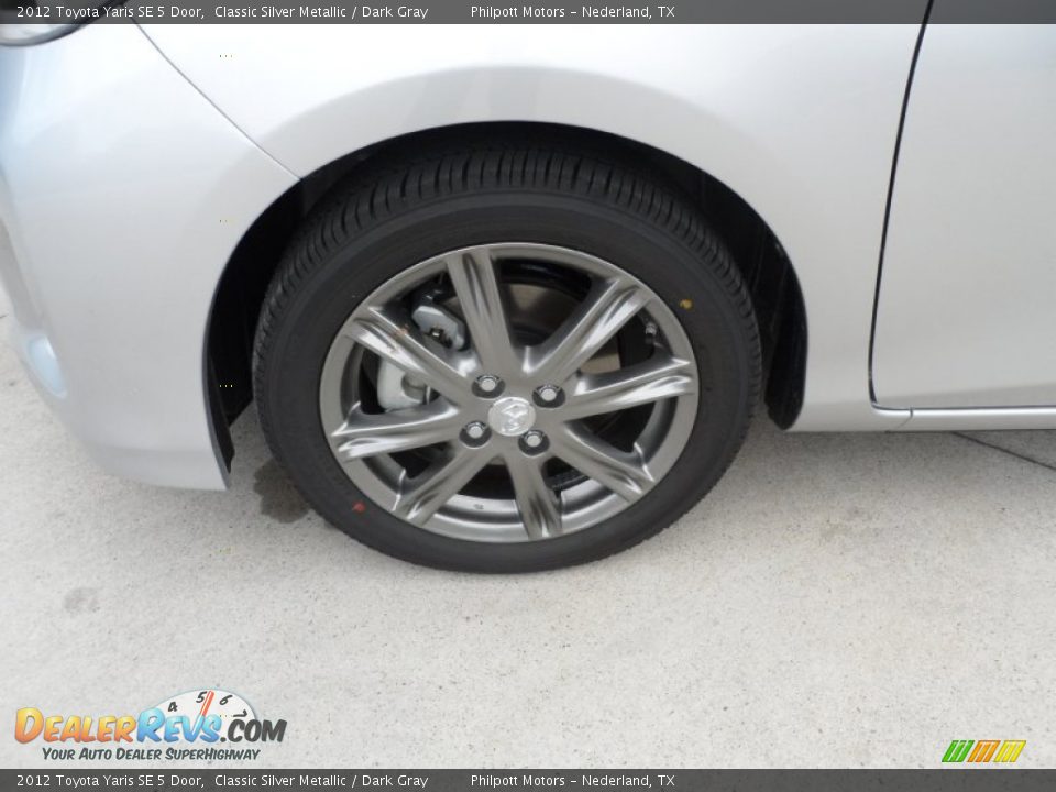 2012 Toyota Yaris SE 5 Door Wheel Photo #11