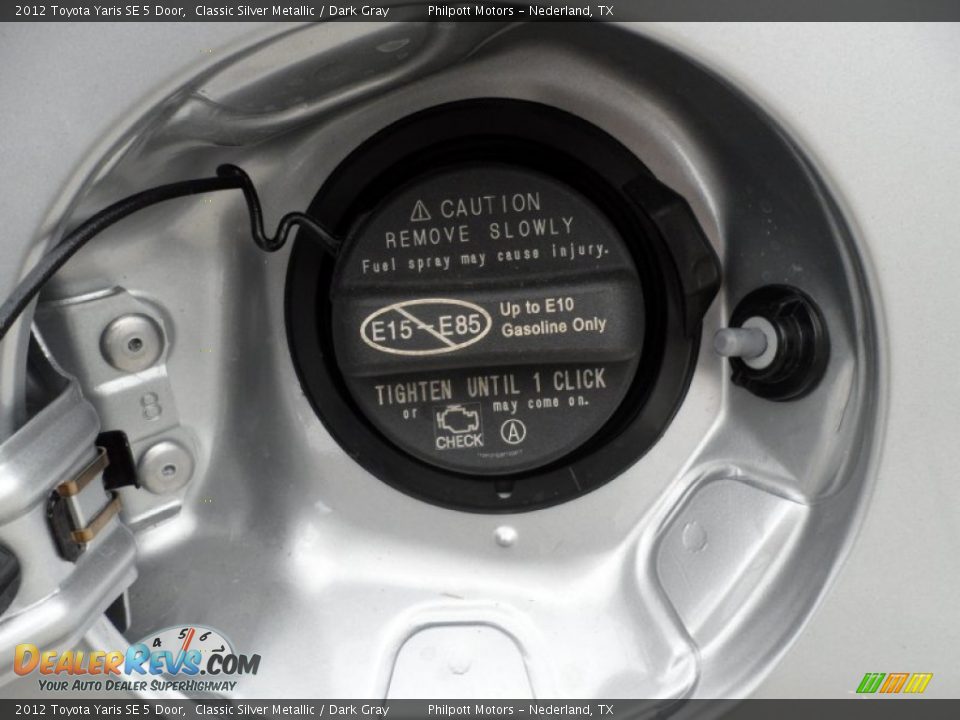 2012 Toyota Yaris SE 5 Door Classic Silver Metallic / Dark Gray Photo #14