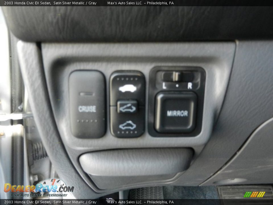 Controls of 2003 Honda Civic EX Sedan Photo #20