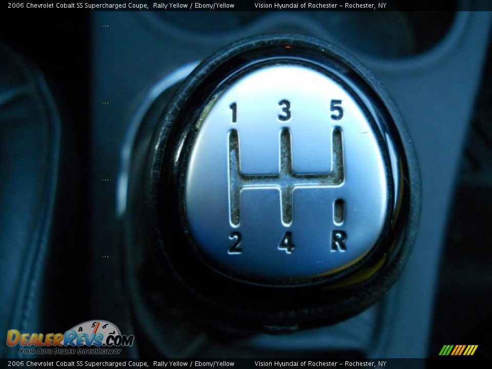 2006 Chevrolet Cobalt SS Supercharged Coupe Shifter Photo #4
