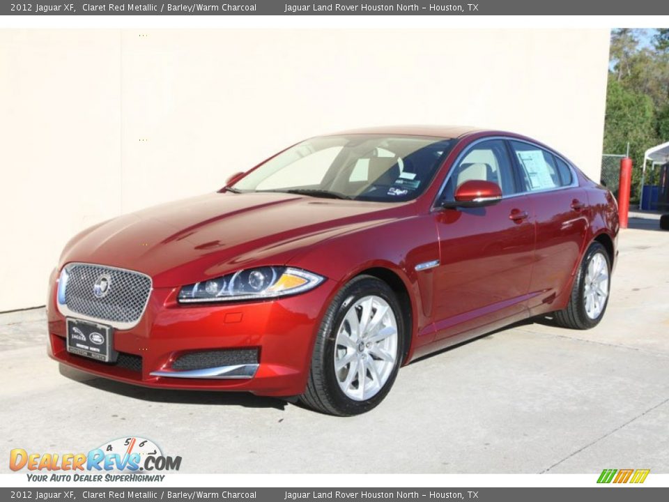 Front 3/4 View of 2012 Jaguar XF  Photo #11